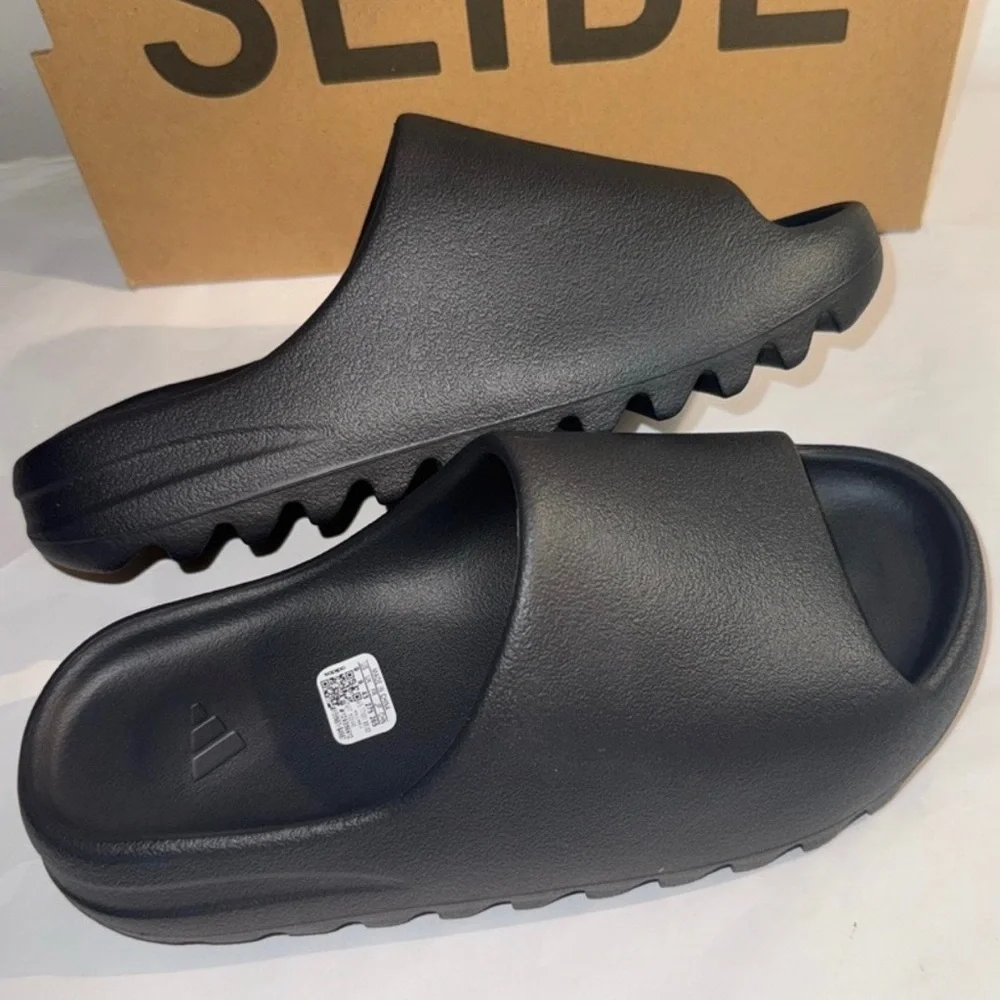 Yeezy comfortable black